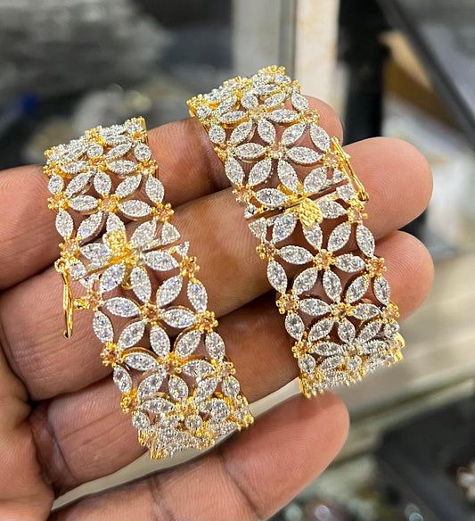 ✨ Elegant Artificial Bracelet
