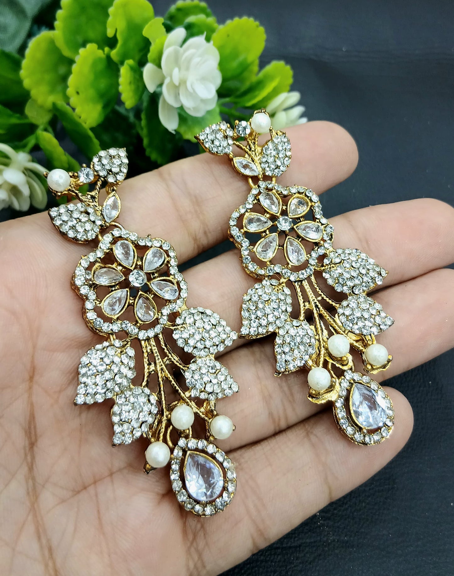Manjoos Earrings – New Style
